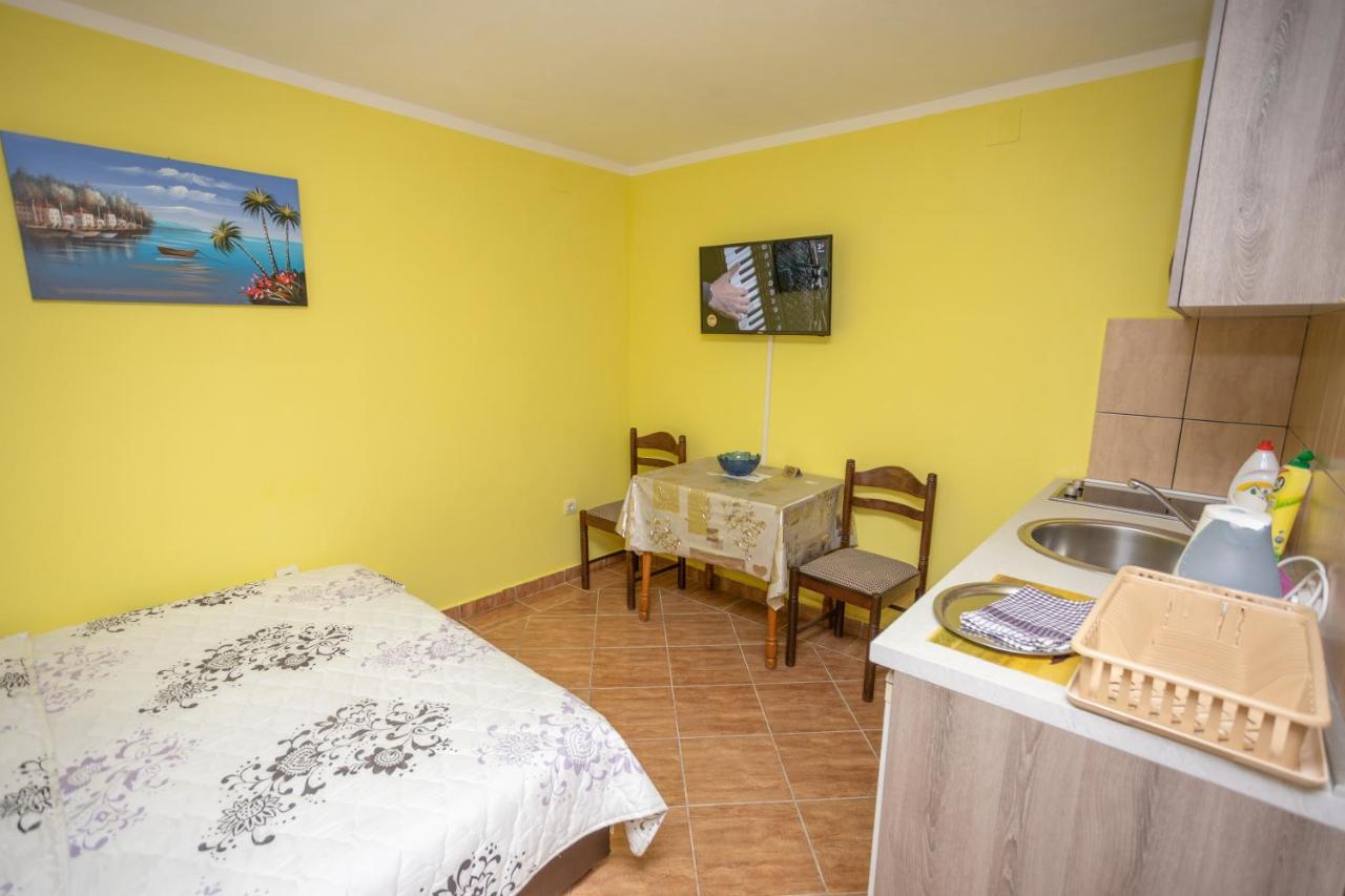 Adriana Apartments Herceg Novi Esterno foto